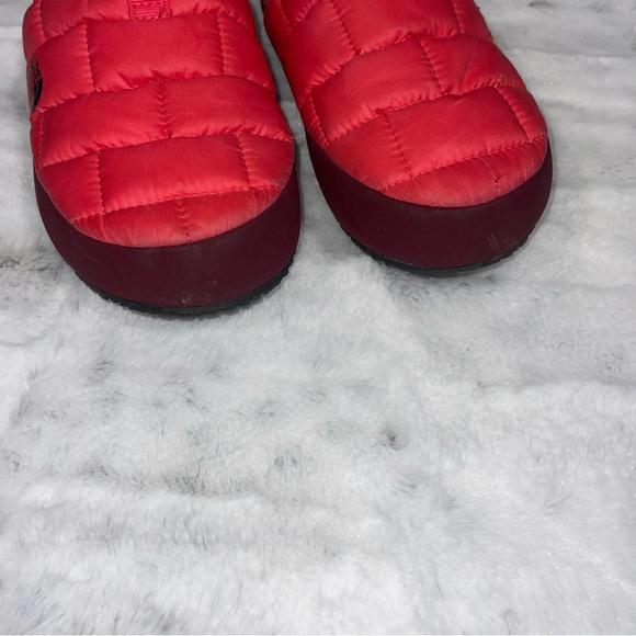The North Face Kids Red Quilted Slippers with rubber sole - Picture 2 of 6